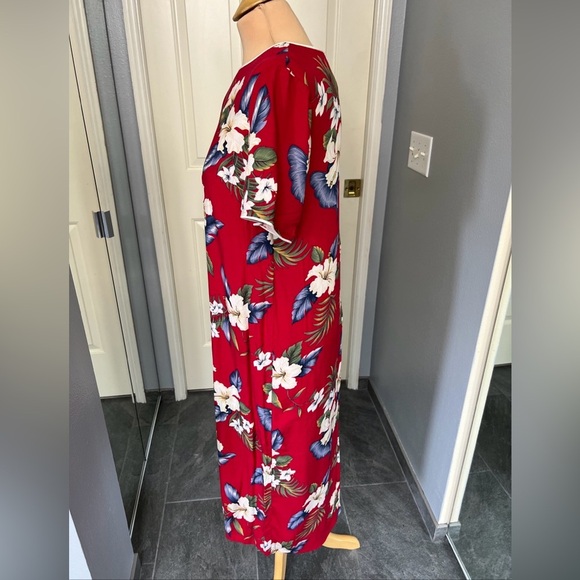 Vintage Iolani Made in Hawaii Red Floral Tropical Hawaiian Dress - Picture 6 of 7